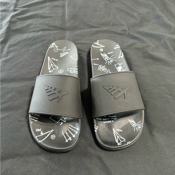 Paper Planes Slides - Picture 4 of 4